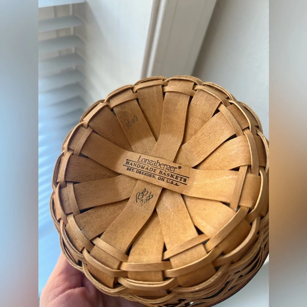 Longaberger 2005 Holiday Helper Discovery Basket Combo with Liner and Protector
